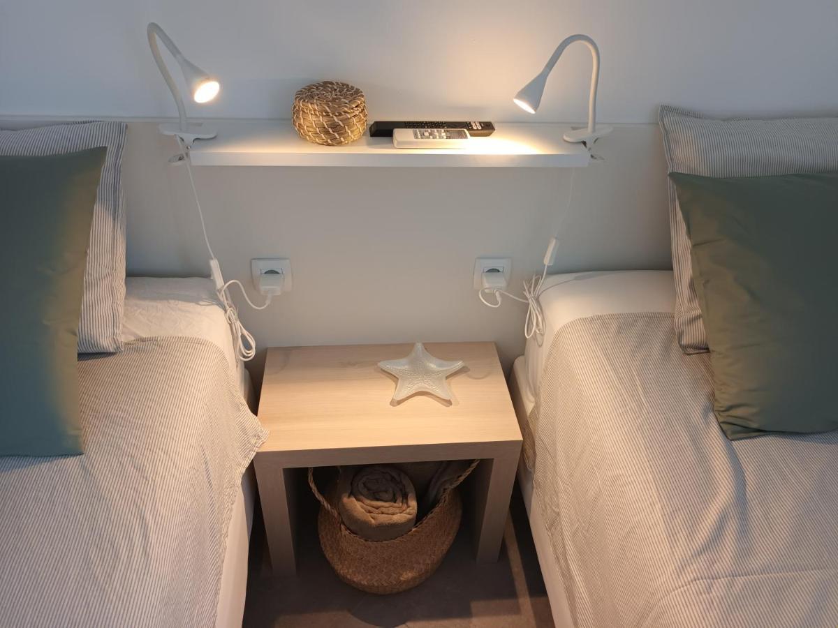 Jesliving Hvar - 2 Bedroom Elegant Apartment With Sea View In Historic Center Of Hvar Town Bagian luar foto