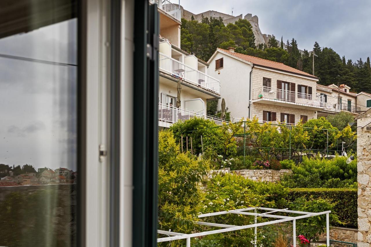 Jesliving Hvar - 2 Bedroom Elegant Apartment With Sea View In Historic Center Of Hvar Town Bagian luar foto